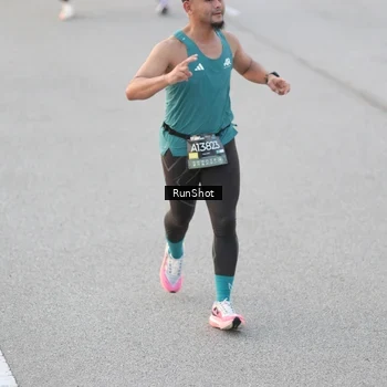 Runner Photo 6815123