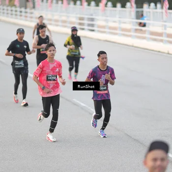 Runner Photo 6815137