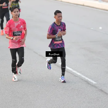 Runner Photo 6815151