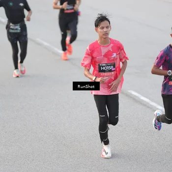 Runner Photo 6815156