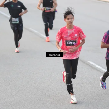 Runner Photo 6815158