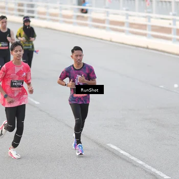 Runner Photo 6815160