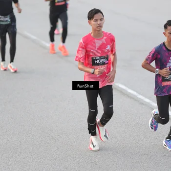 Runner Photo 6815161