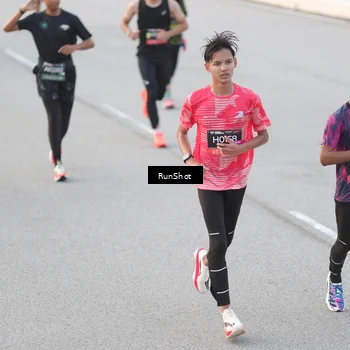 Runner Photo 6815166