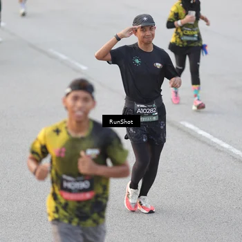Runner Photo 6815189