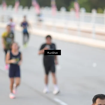 Runner Photo 6815684