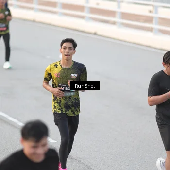 Runner Photo 6815746