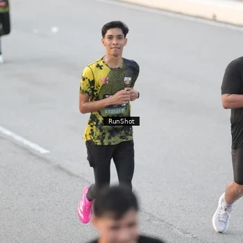 Runner Photo 6815751