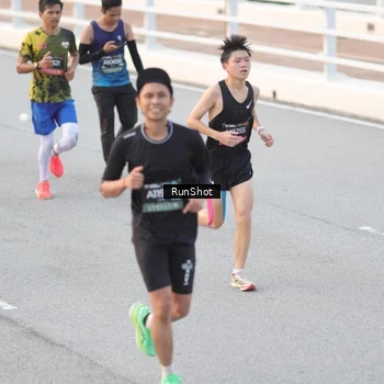 Runner Photo 6815811