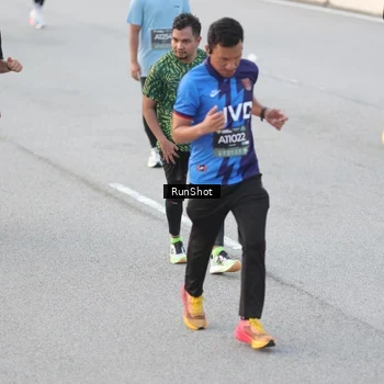 Runner Photo 6815823