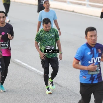 Runner Photo 6815835