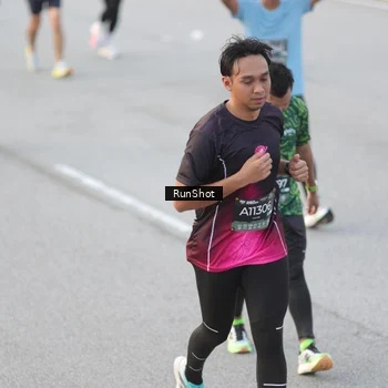 Runner Photo 6815846