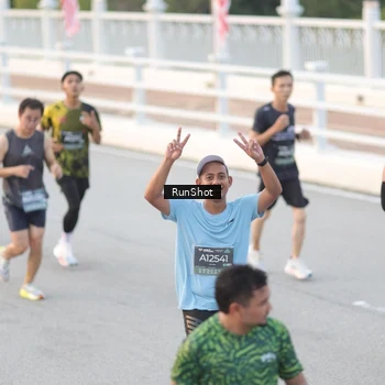 Runner Photo 6815862