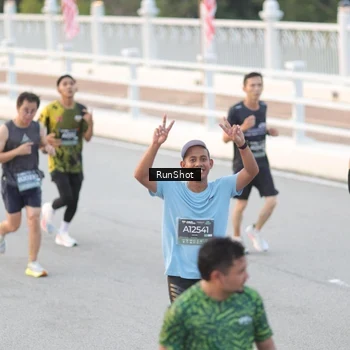 Runner Photo 6815864