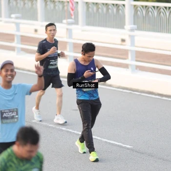 Runner Photo 6815869