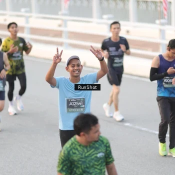 Runner Photo 6815871