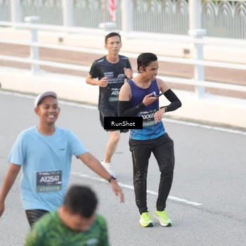 Runner Photo 6815875