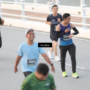 Runner Photo 6815876
