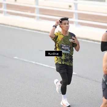 Runner Photo 6815895