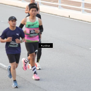 Runner Photo 6815916