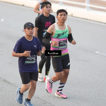 Runner Photo 6815923