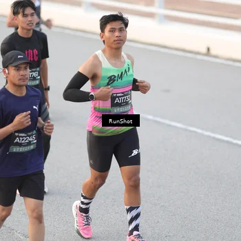 Runner Photo 6815931