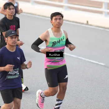 Runner Photo 6815933