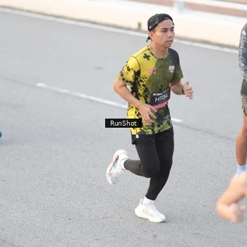 Runner Photo 6816075
