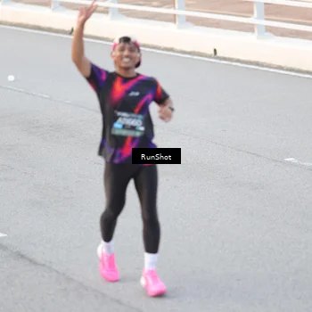 Runner Photo 6816083