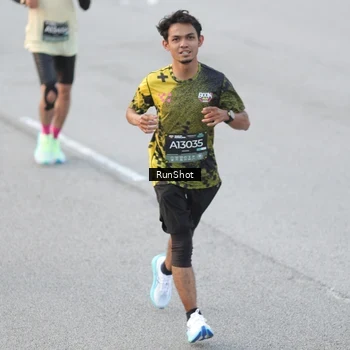 Runner Photo 6816101