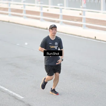 Runner Photo 6816181