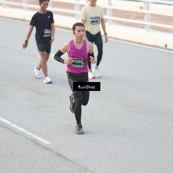 Runner Photo 6816222