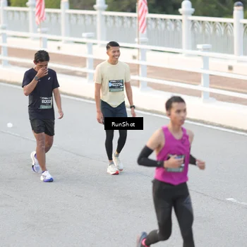 Runner Photo 6816233