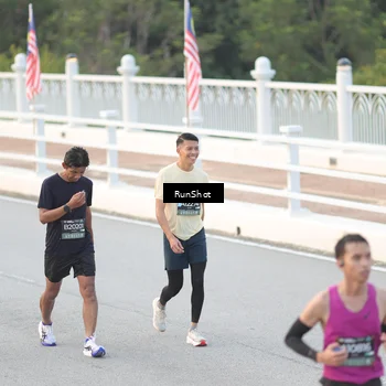 Runner Photo 6816240
