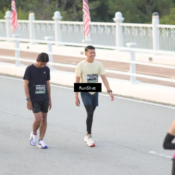 Runner Photo 6816241