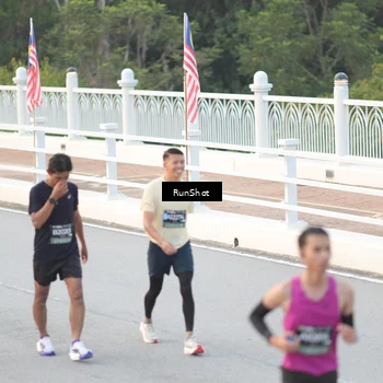 Runner Photo 6816244