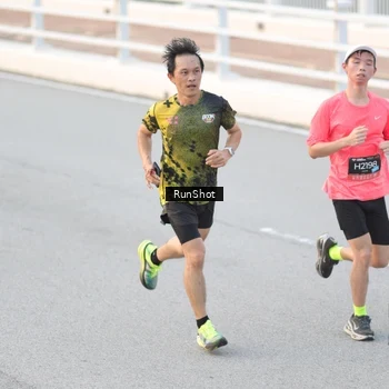 Runner Photo 6816299