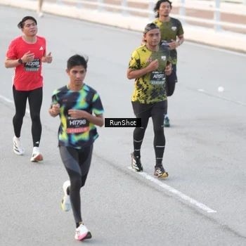 Runner Photo 6816311