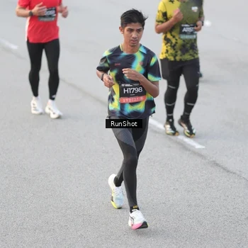 Runner Photo 6816318