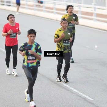 Runner Photo 6816330