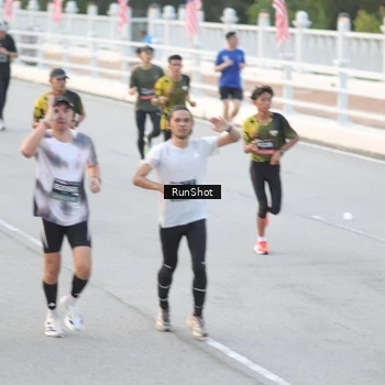 Runner Photo 6816351