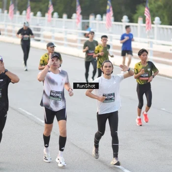 Runner Photo 6816354