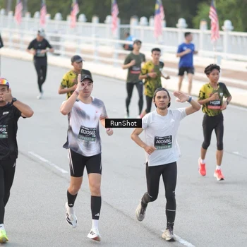 Runner Photo 6816355