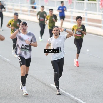 Runner Photo 6816356