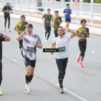 Runner Photo 6816357