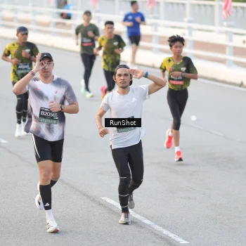 Runner Photo 6816358