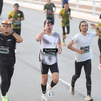Runner Photo 6816371