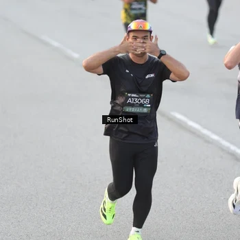 Runner Photo 6816375
