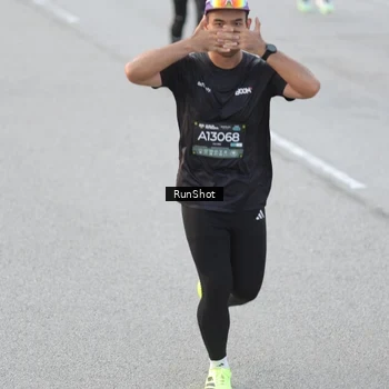 Runner Photo 6816380