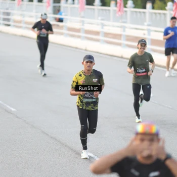 Runner Photo 6816386